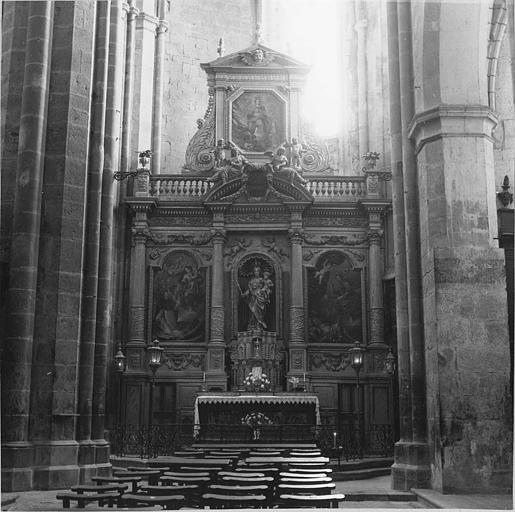 Retable, groupe sculpté, tableaux (3) : 'Vierge à l'Enfant', 'La donation du Rosaire à saint Dominique', 'Saint Joseph apparaissant à un mourrant', 'La donation du rosaire à saint Dominique et sainte Catherine', retable architecturé monumental