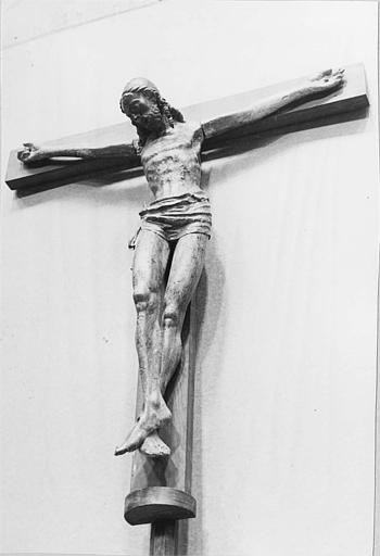 Statue : 'Christ en croix', bois sculpté - © Ministère de la Culture (France), Médiathèque du patrimoine et de la photographie (objets mobiliers), tous droits réservés