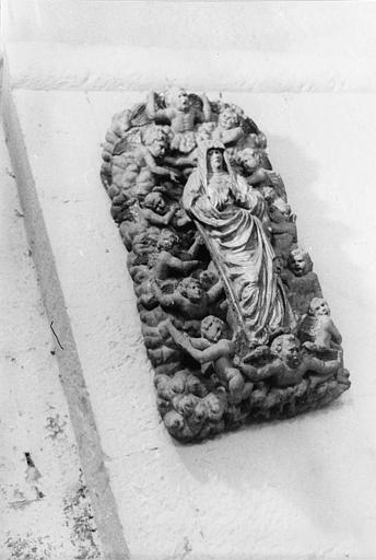 Bas-relief : l'Assomption de la Vierge