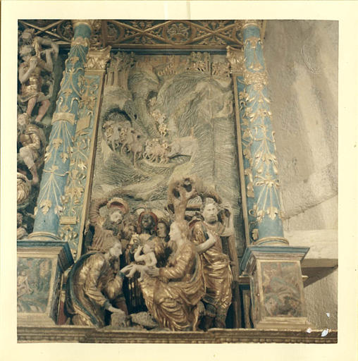 Retable, groupe sculpté : 'L'Adoration des mages', à l'arrière plan un paysage en bas-relief ; après restauration