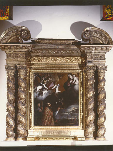 Retable, tableau : 'Pie V priant la Vierge lors de la bataille de Lépante', huile sur toile, retable architecturé en bois sculpté et doré