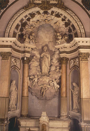 Retable, statues (3) : 'L'immaculée Conception', 'Sainte Thérèse d'Avila', 'Sainte Catherine de Sienne', retable monumental occupant toute l'abside, terre cuite, stuc - © Ministère de la Culture (France), Médiathèque du patrimoine et de la photographie (objets mobiliers), tous droits réservés