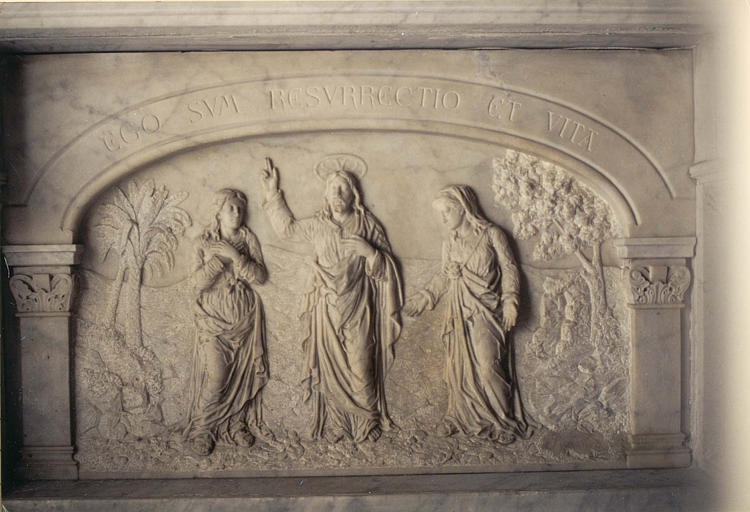 Bas-relief : 'Le Christ, Marthe et Marie près du tombeau de Lazare', marbre sculpté - © Ministère de la Culture (France), Médiathèque du patrimoine et de la photographie (objets mobiliers), tous droits réservés