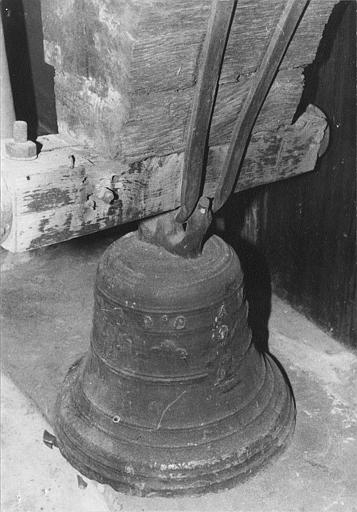Cloche en bronze à décor de personnage en léger relief, 1790