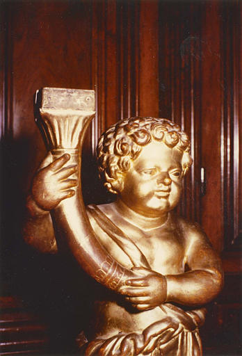 Chandelier : ange porte-flambeau, bois sculpté doré (détail) - © Ministère de la Culture (France), Médiathèque du patrimoine et de la photographie (objets mobiliers), tous droits réservés