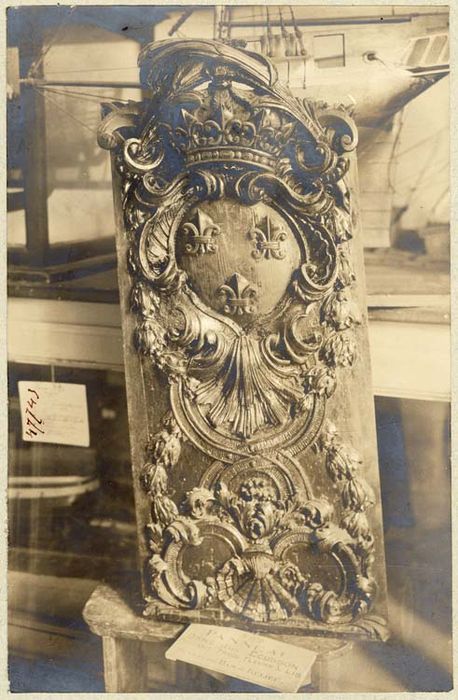 bas-relief : pilastre n°2