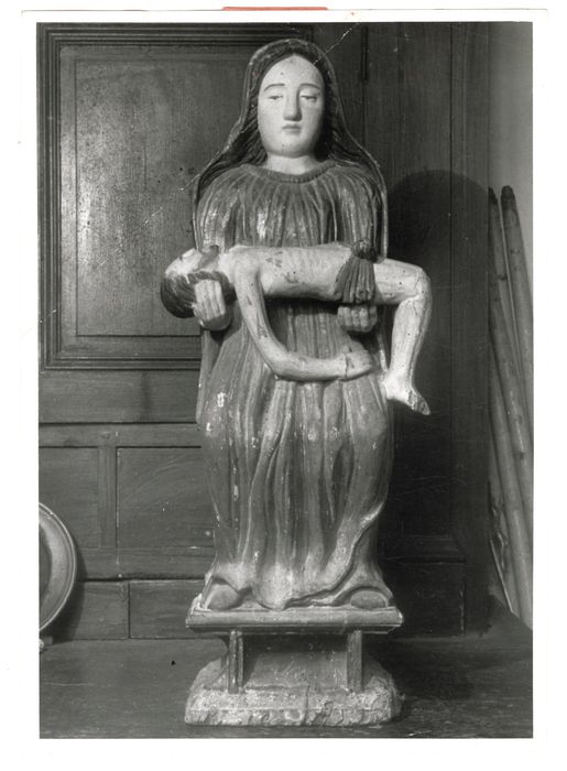 groupe sculpté : La Vierge et le Christ mort