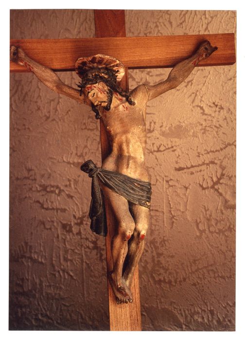 statue : Christ en croix