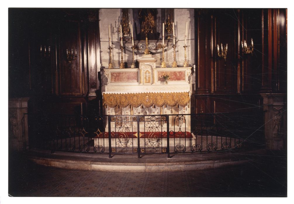 clôture de la chapelle Saint-Joseph (table de communion)