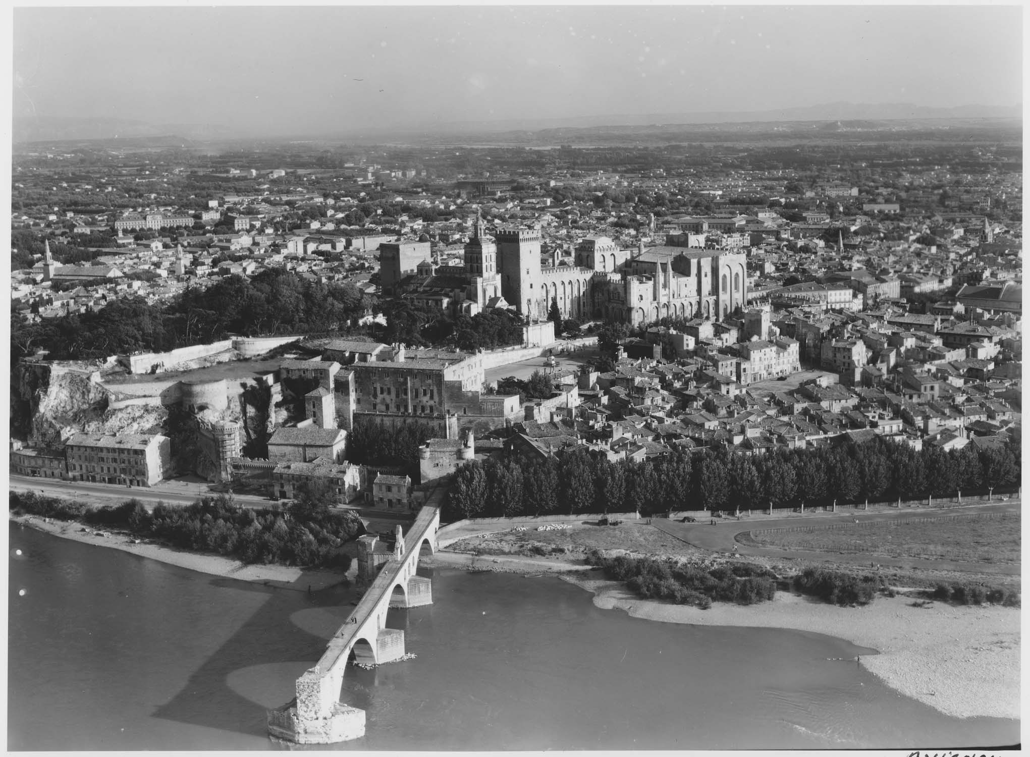 Le pont Saint-Bénézet et le Palais des Papes