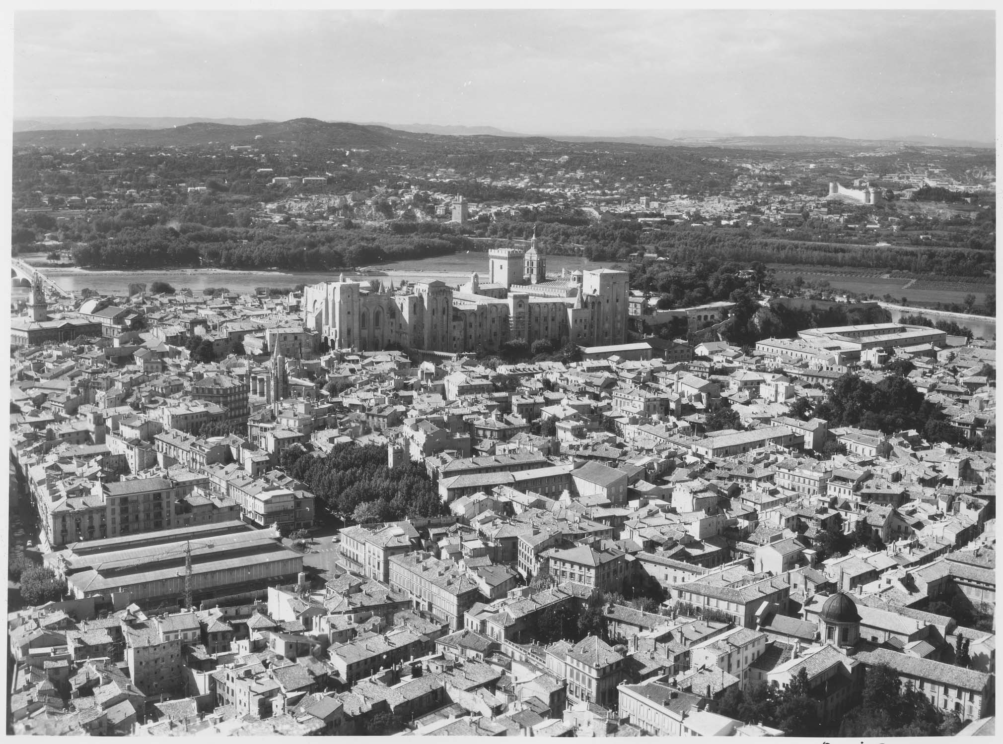 Palais des Pape et vue de Villeneuve-lès-Avignon