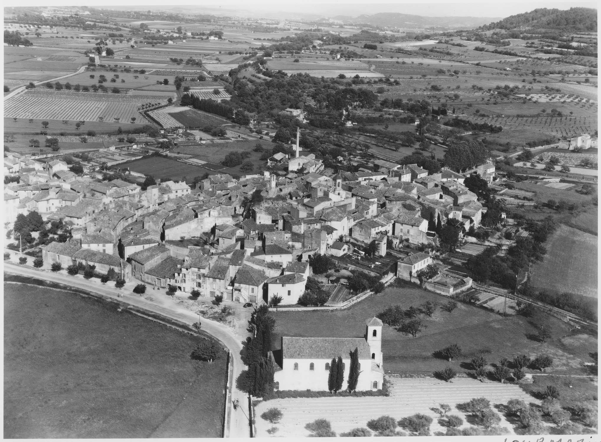 Vue du temple et du village