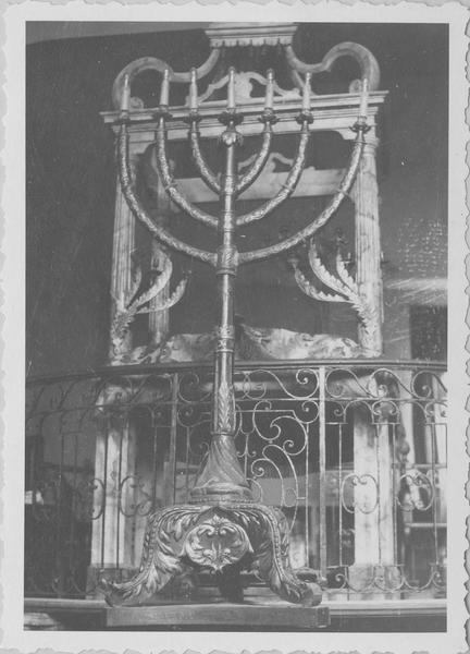 chandelier de synagogue (chandeliers à sept branches), vue générale