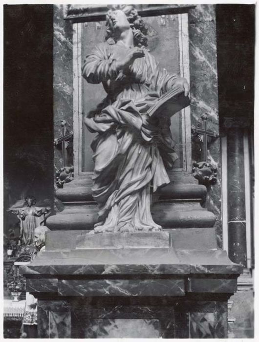 statue : Saint Jean l'Evangéliste