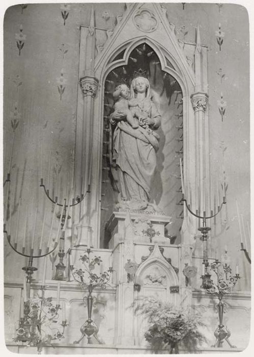 statue : Vierge à l'Enfant