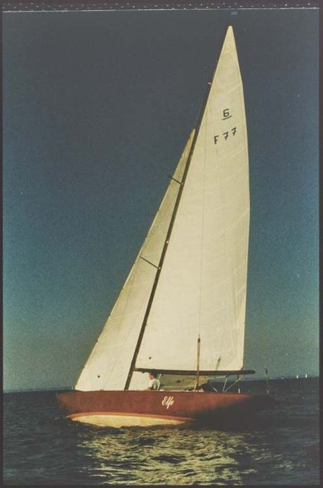 bateau de plaisance : voilier dit Elfe