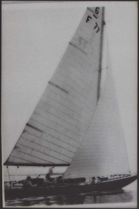 bateau de plaisance : voilier dit Elfe