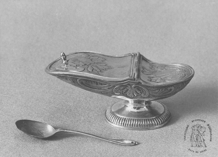 navette à encens et sa cuillère, vue générale - © Ministère de la Culture (France), Médiathèque du patrimoine et de la photographie (objets mobiliers), tous droits réservés