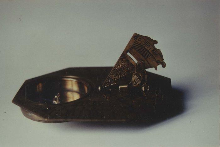cadran solaire, vue générale - © Ministère de la Culture (France), Médiathèque du patrimoine et de la photographie (objets mobiliers), tous droits réservés