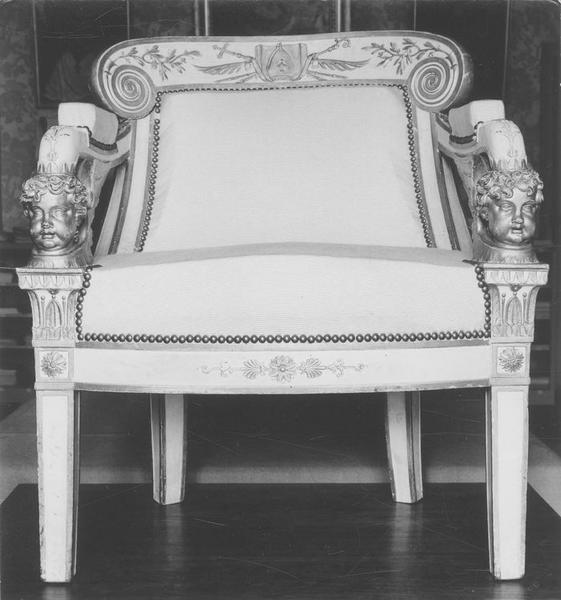 trône épiscopal, vue générale - © Ministère de la Culture (France), Médiathèque du patrimoine et de la photographie (objets mobiliers), tous droits réservés
