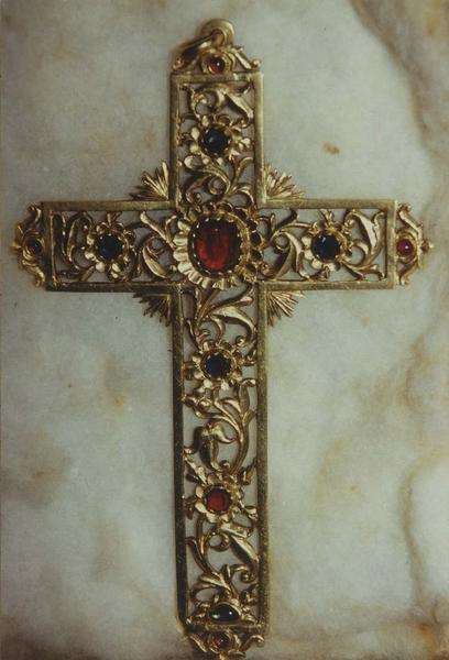 croix pectorale, vue générale - © Ministère de la Culture (France), Médiathèque du patrimoine et de la photographie (objets mobiliers), tous droits réservés