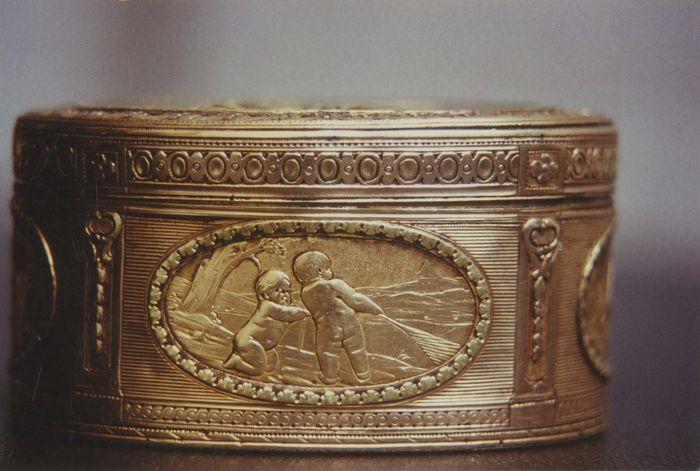 tabatière, détail - © Ministère de la Culture (France), Médiathèque du patrimoine et de la photographie (objets mobiliers), tous droits réservés