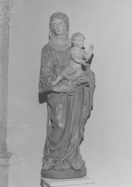 statue : Vierge à l'enfant, vue générale