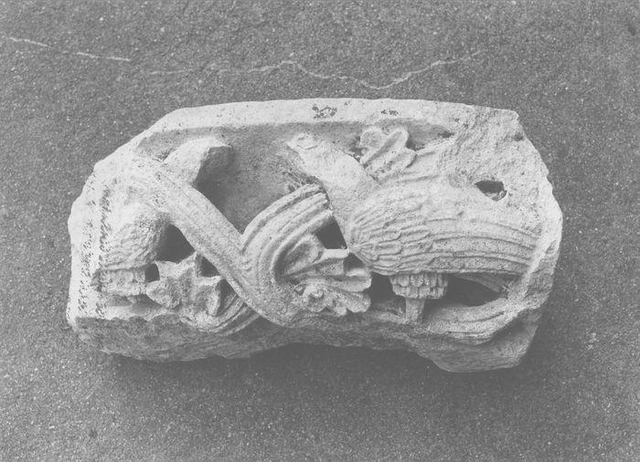 claveau : oiseaux passant entre des rinceaux, vue générale - © Ministère de la Culture (France), Médiathèque du patrimoine et de la photographie (objets mobiliers), tous droits réservés
