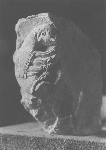 claveau : griffon, vue générale - © Ministère de la Culture (France), Médiathèque du patrimoine et de la photographie (objets mobiliers), tous droits réservés