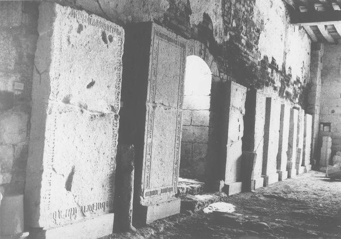 dalles funéraires, vue générale - © Ministère de la Culture (France), Médiathèque du patrimoine et de la photographie (objets mobiliers), tous droits réservés