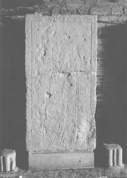 dalle funéraire de frère Ro..., vue générale - © Ministère de la Culture (France), Médiathèque du patrimoine et de la photographie (objets mobiliers), tous droits réservés
