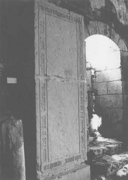 dalle funéraire de Stéphane Becellen, vue générale - © Ministère de la Culture (France), Médiathèque du patrimoine et de la photographie (objets mobiliers), tous droits réservés