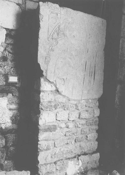 dalle funéraire de Jean Bourseau, vue générale - © Ministère de la Culture (France), Médiathèque du patrimoine et de la photographie (objets mobiliers), tous droits réservés