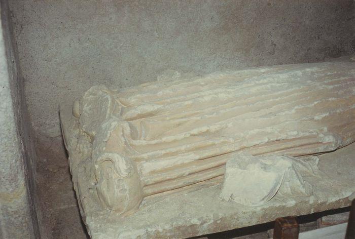 statue : gisant dit de Mabille de Chemillé, vue partielle - © oui