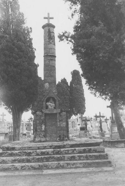 groupe sculpté : Vierge de Pitié, vue générale - © Ministère de la Culture (France), Médiathèque du patrimoine et de la photographie (objets mobiliers), tous droits réservés