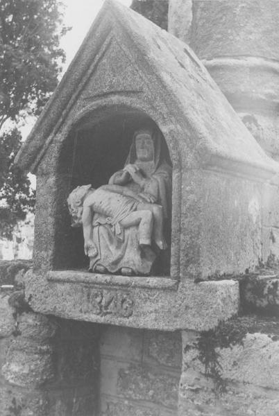 groupe sculpté : Vierge de Pitié, vue générale - © Ministère de la Culture (France), Médiathèque du patrimoine et de la photographie (objets mobiliers), tous droits réservés