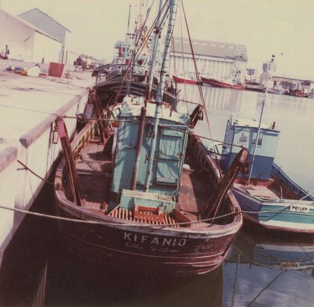 bateau de pêche : chalutier-thonier dit Le Kifanlo, vue générale