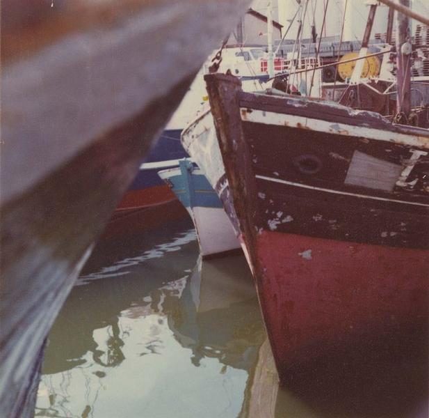 bateau de pêche : chalutier-thonier dit Le Kifanlo, détail de la proue