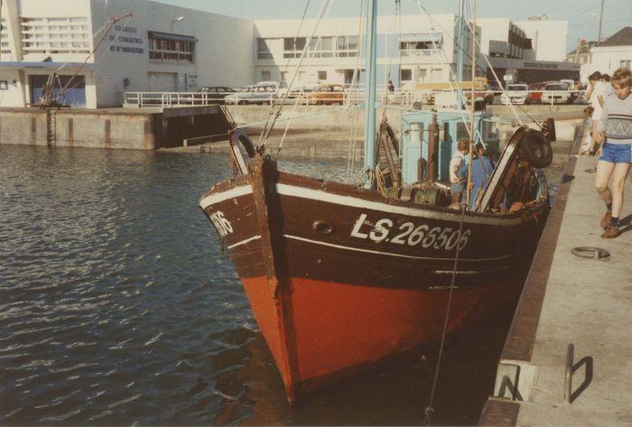 bateau de pêche : chalutier-thonier dit Le Kifanlo, vue générale