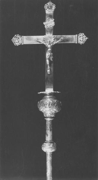 croix et hampe de procession, vue générale