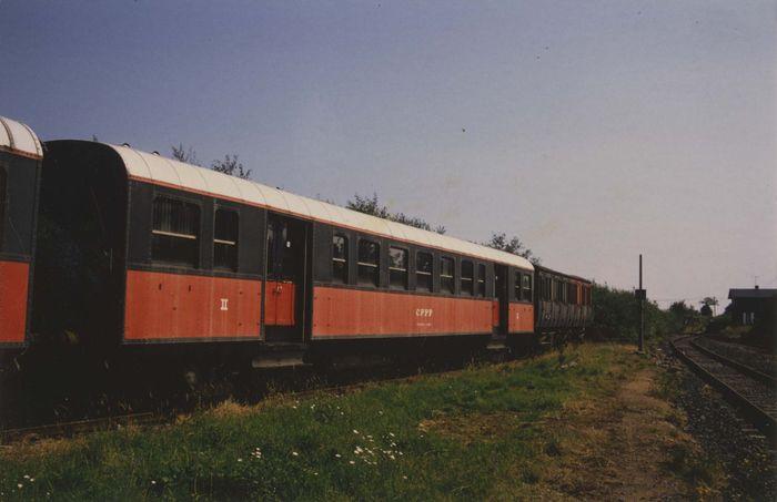 rame de 4 voitures de voyageurs, à bogies, à voie normale, ZRB 24214, B20 239, B07 222, B07 229, vue générale