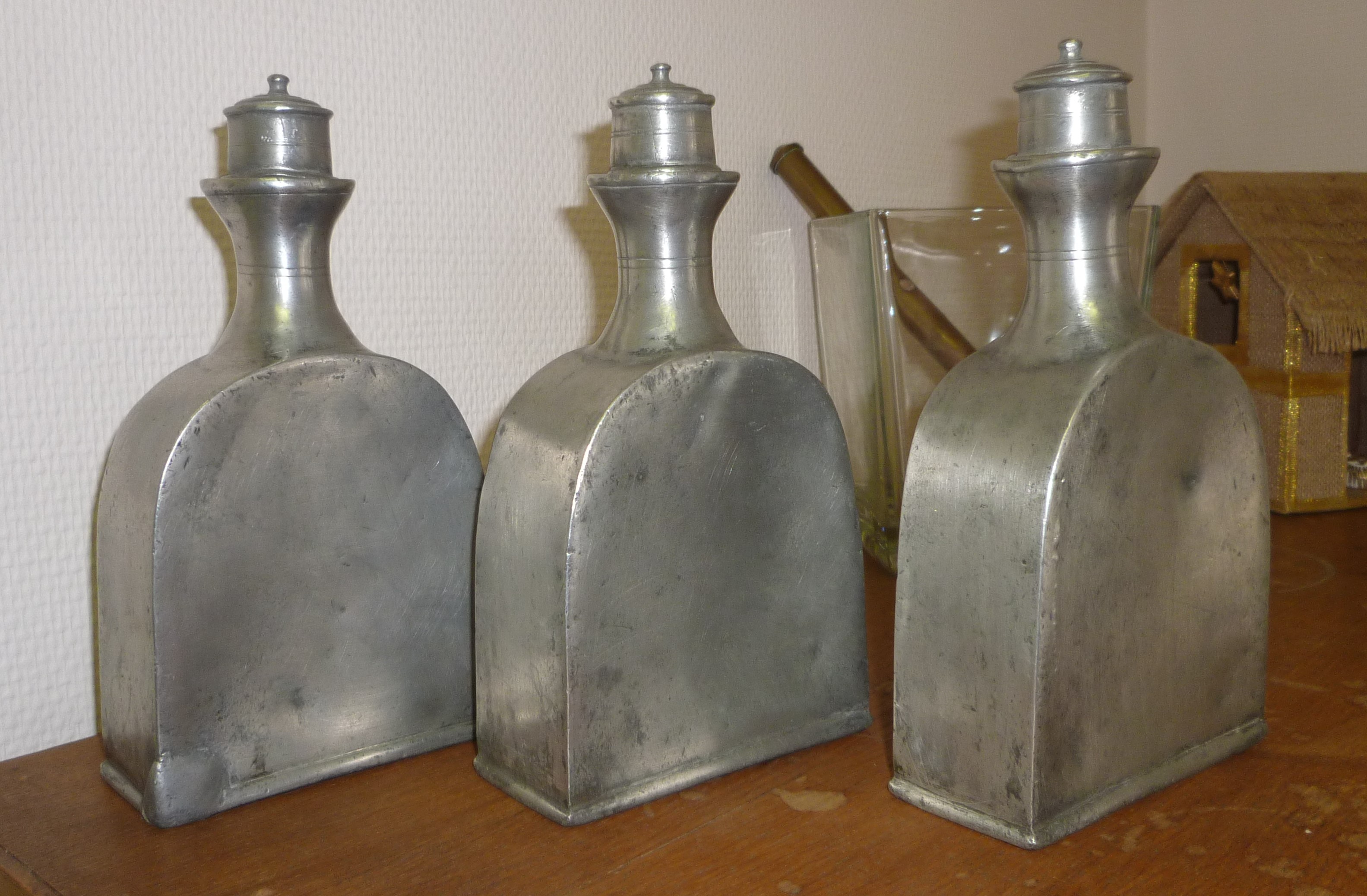 3 réserves aux saintes huiles