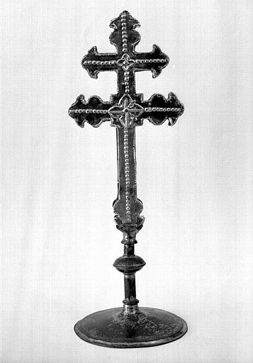 Croix reliquaire à double traverse en argent doré et filigrané (revers)