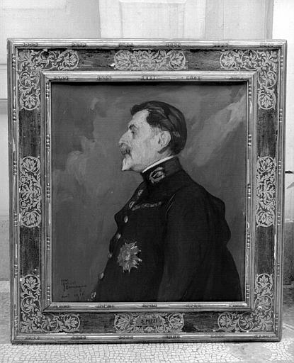 Peinture signée en bas à gauche : Portrait de S. Pozzi en uniforme (1846-1918)