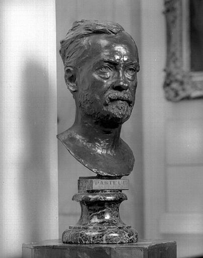 Sculpture : Buste en bronze de Pasteur (1822-1895)