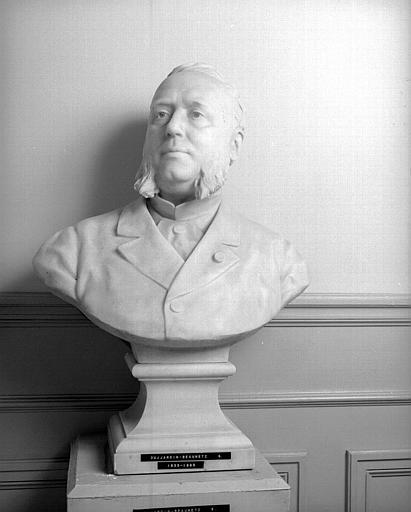 Sculpture : Buste de Georges Dujardin-Beaumetz (1833-1895)