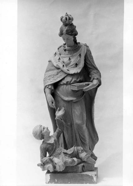 statue : sainte Elisabeth de Hongrie