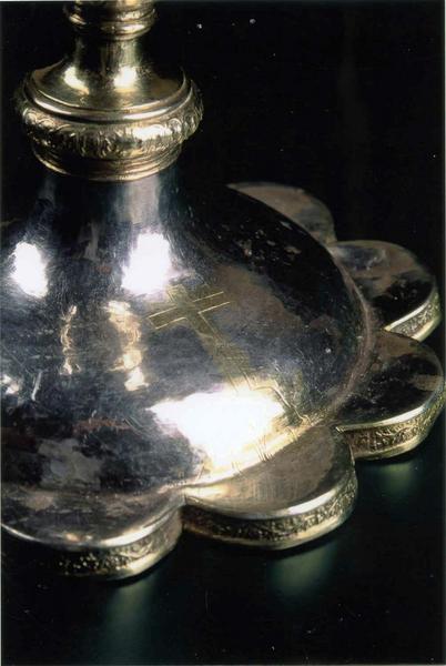 calice en dépôt au trésor de la cathédrale, détail du pied