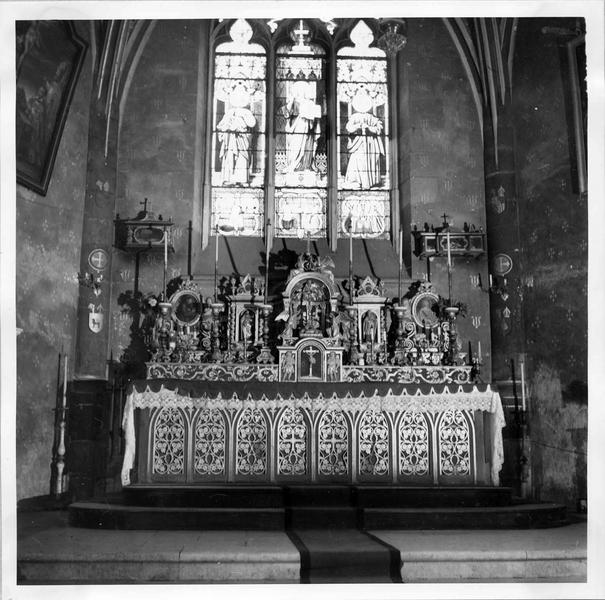 tabernacle, gradins et chandeliers