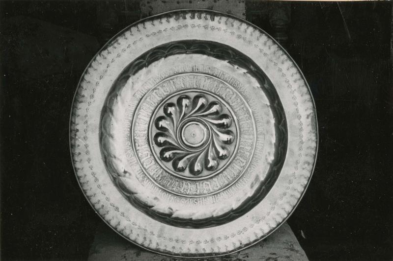 plat de quête - © Ministère de la Culture (France), Médiathèque du patrimoine et de la photographie (objets mobiliers), tous droits réservés